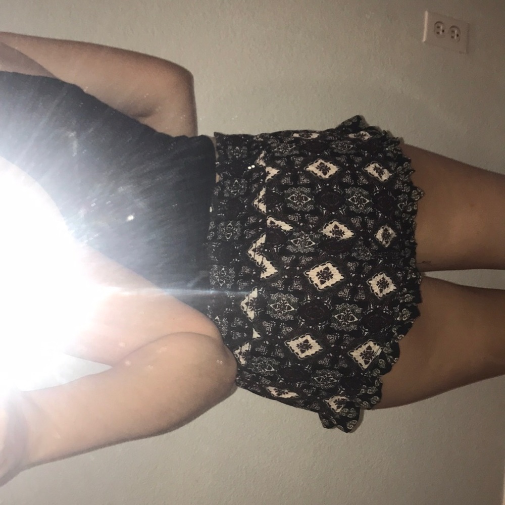 flowy shorts - Picture 2 of 2